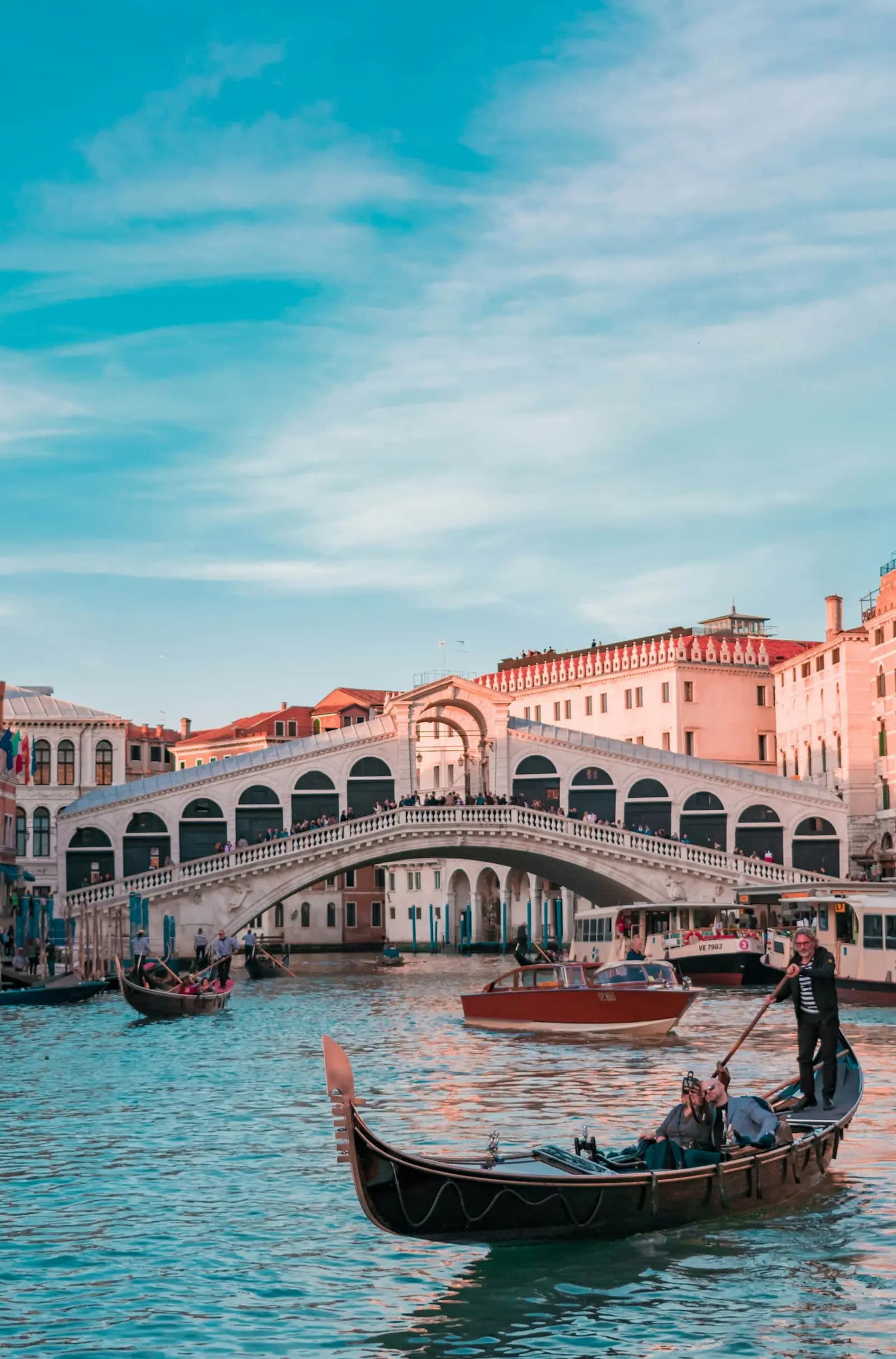 Gondoles sur le Grand Canal de Venise — voyage organisé Italie