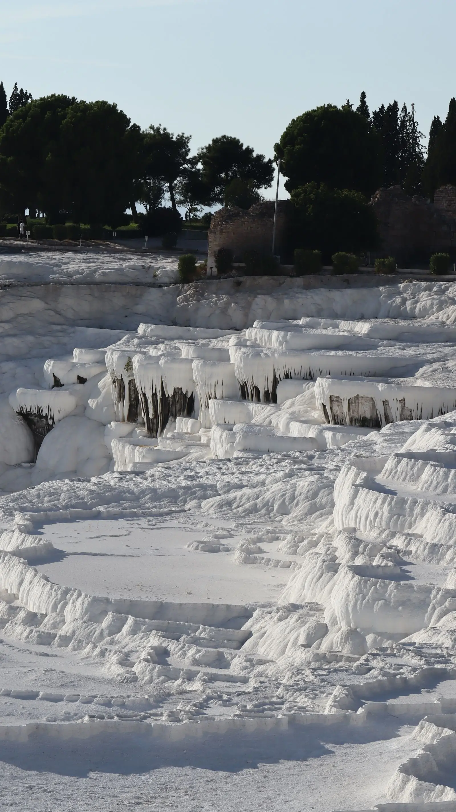 Les vasques de calcaire blanc de Pamukkale, le « château de coton »