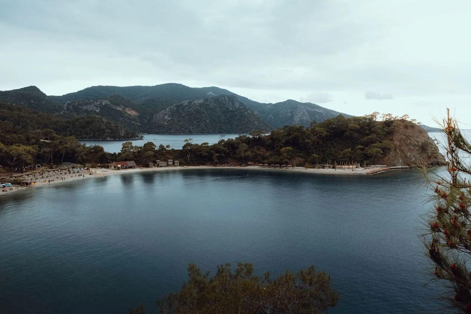 Le lagon d'Ölüdeniz et sa langue de sable, côte turquoise
